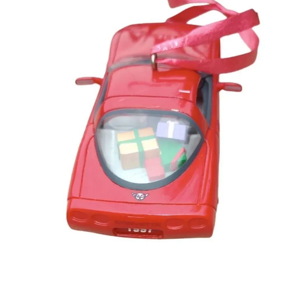 Hallmark keepsake 1997 Christmas Corvette red - Picture 3 of 7